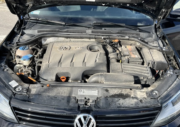 Volkswagen Jetta cena 30500 przebieg: 233000, rok produkcji 2012 z Kobyłka małe 67